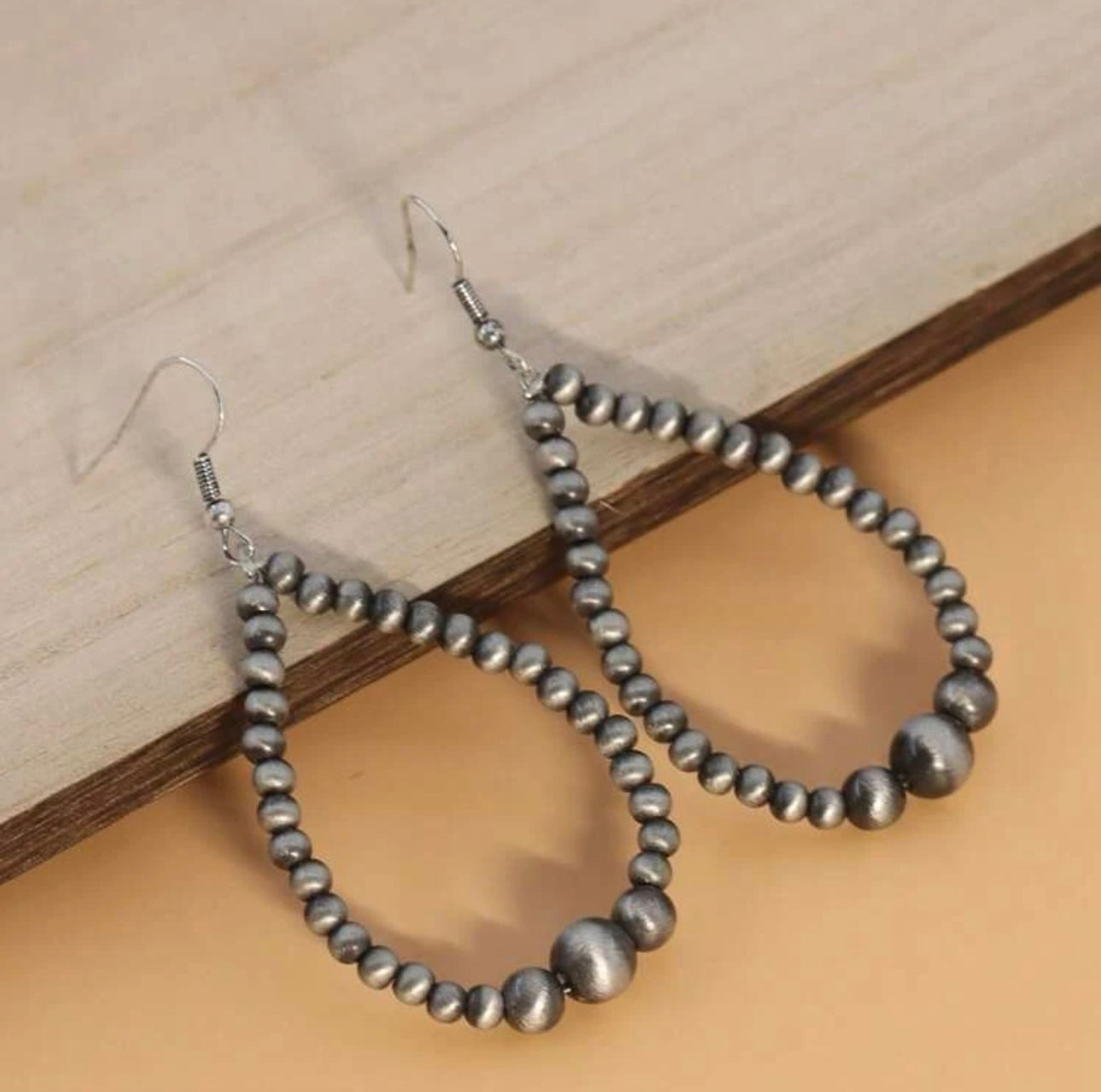 2piece Navajo Pearl teardrop